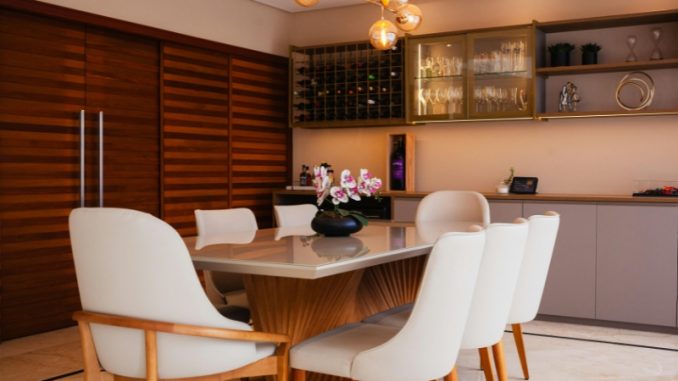 bàn ăn phong cách Châu Âu hiện đại và sang trọng