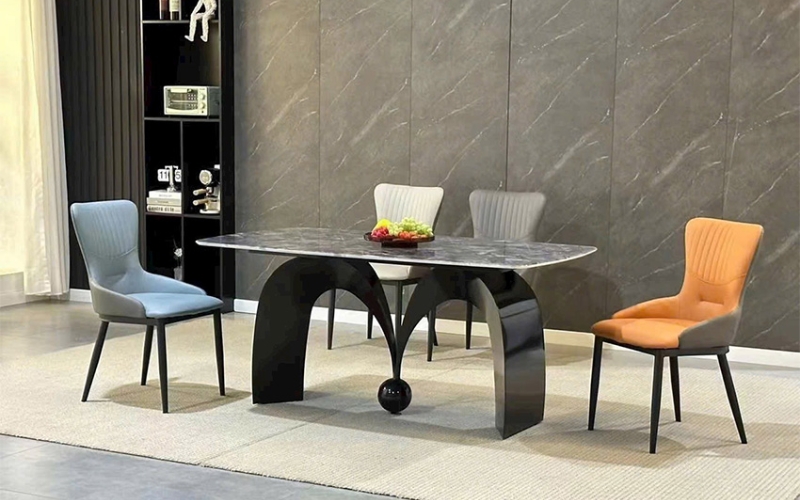 Bàn ăn chữ M thiết kế nổi bật mang đến sự khác biệt