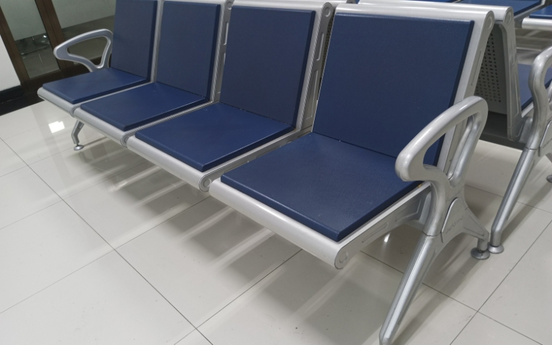 Ghế inox chống gỉ và bền bỉ 