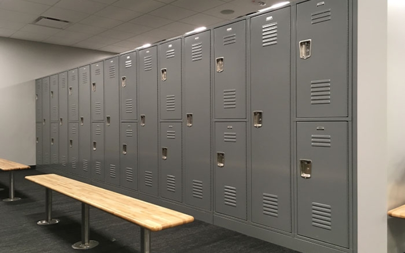 Bố trí tủ locker ở nhiều khu vực thuận tiện cho nhân viên lấy dùng